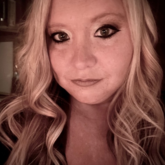 ~Meet Your Posh Ambassador: LJ DAYS~ - Picture 8 of 14